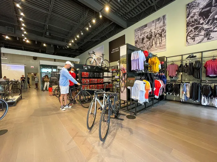 Specialized Chicago - Lincoln Park Picture 3