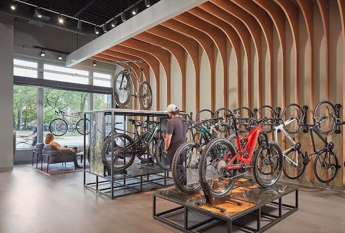 Specialized Chicago - Lincoln Park Picture 7