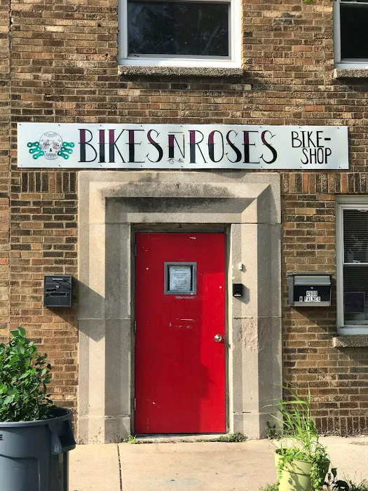 Bikes N' Roses Picture 3