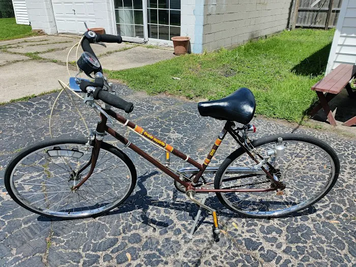 Roy-L Cyclery Picture 2
