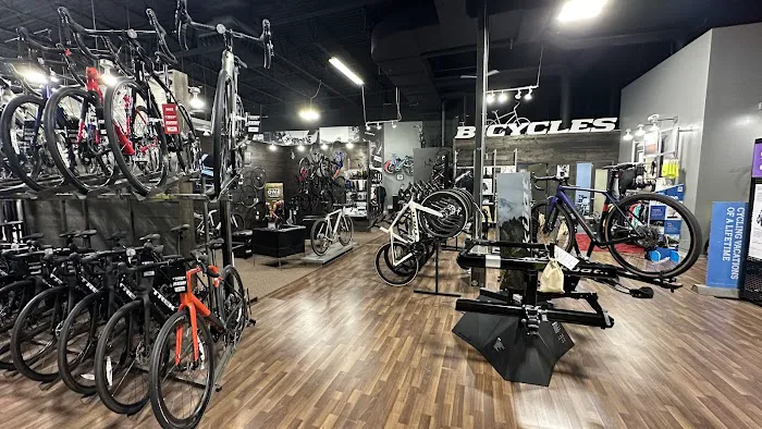 Trek Bicycle Store of Highland Park Picture 2