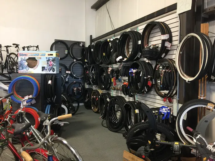 B & G Cyclery Inc Picture 5