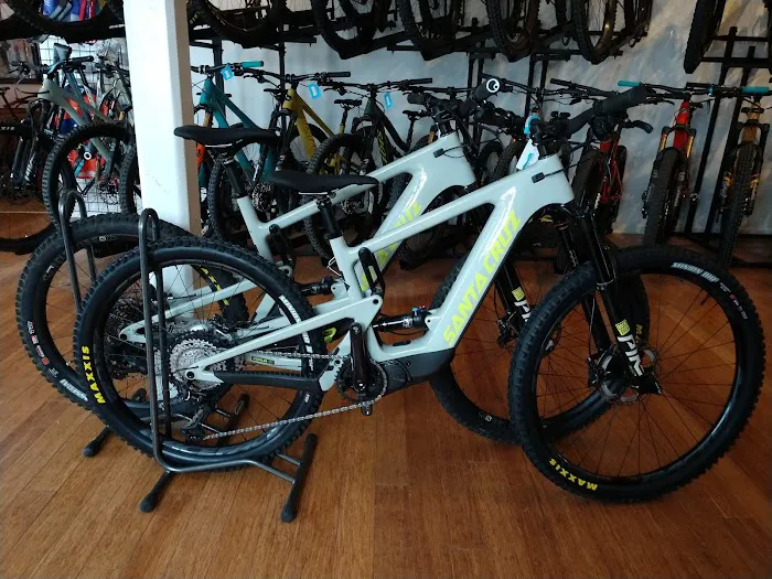 Blue Mounds Bicycle Works Picture 3