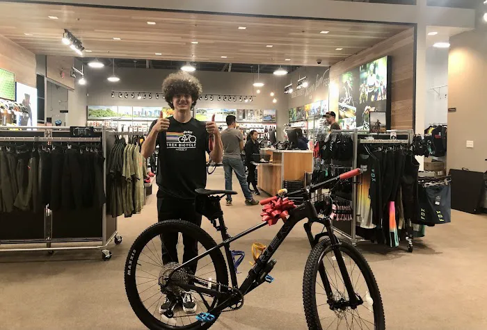 Trek Bicycle Lamar Picture 1