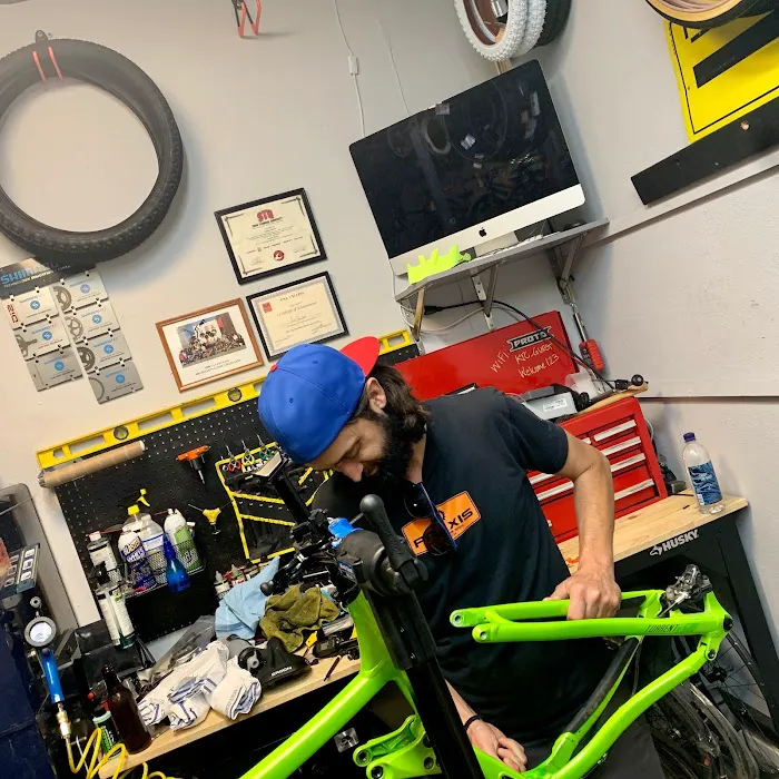 Kyle Cyclery Picture 6
