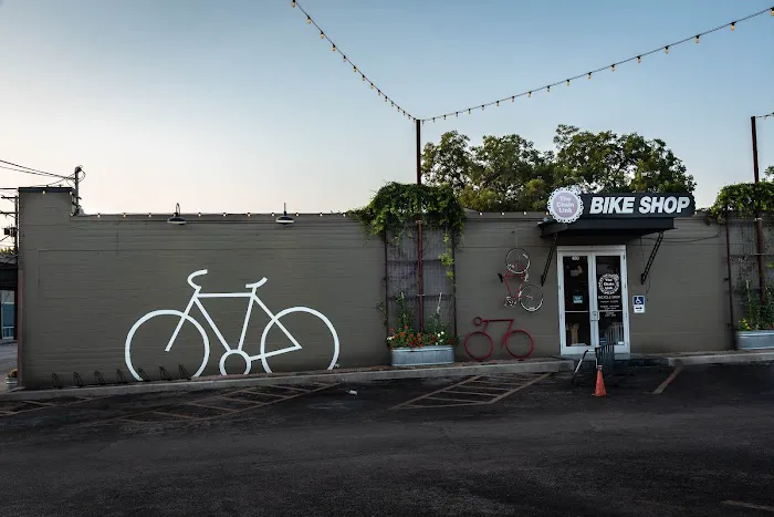 The Chain Link Bicycle Shop Picture 7