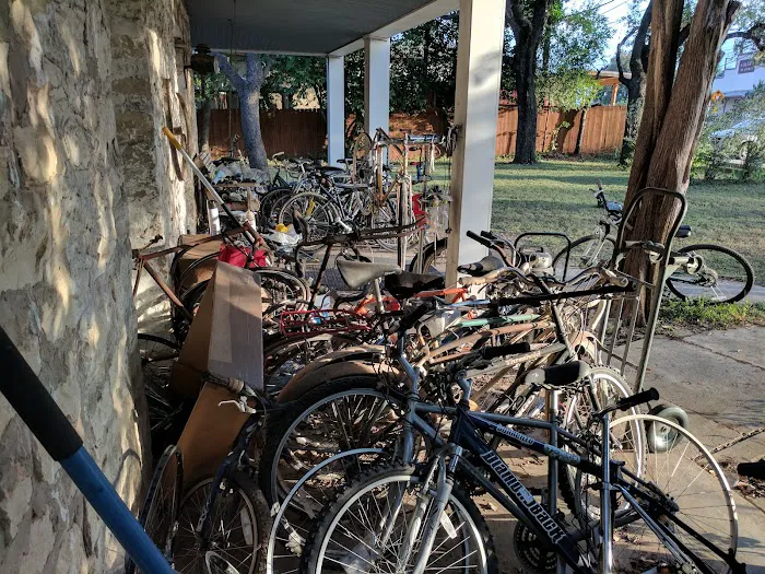 Helotes Bicycle Picture 3
