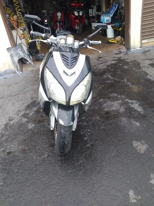 Dropkick Cycles and scooter Ebikes Picture 8