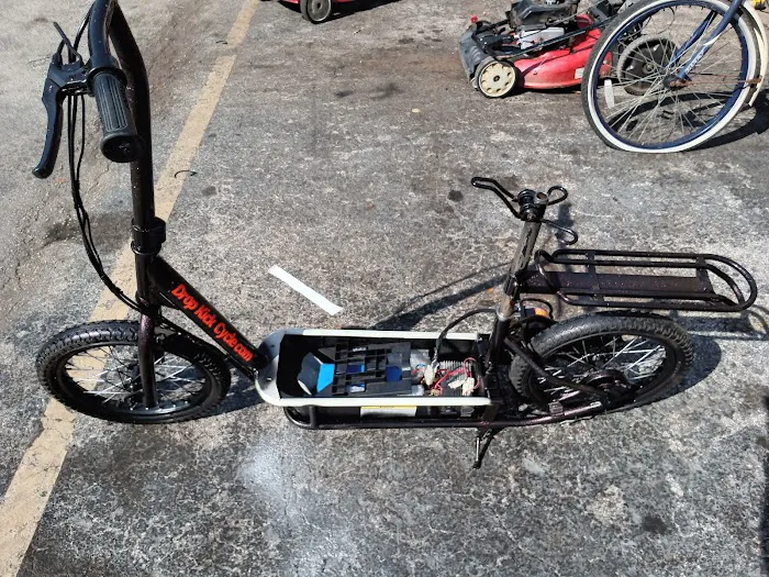 Dropkick Cycles and scooter Ebikes Picture 5