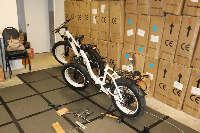 Salty Gator Bike Factory Picture 1