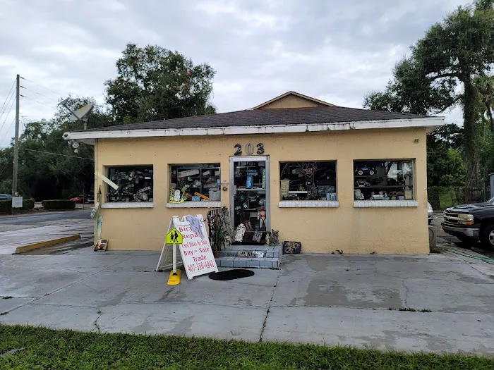 TMJ Antiques and Toys Picture 1