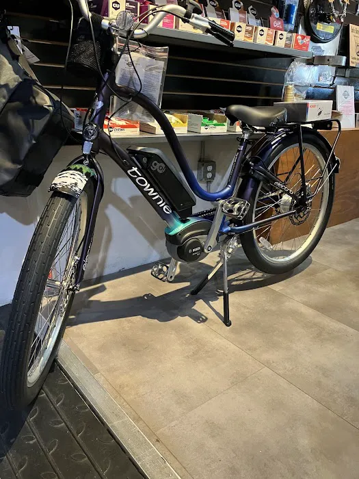 Bob's Beach Bicycle Works Picture 9