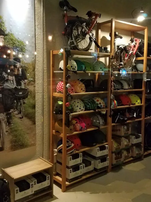Two Fold Bicycle Shop Picture 5