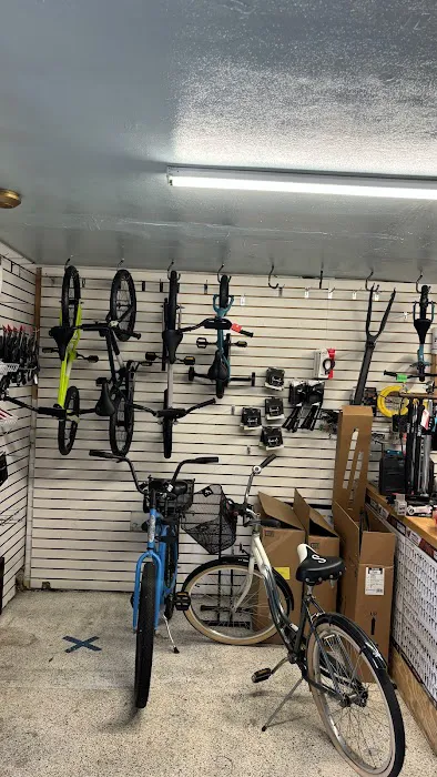 Bike Room Picture 9