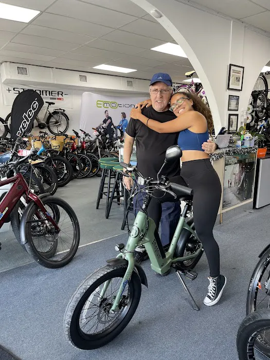 Hollywood Bicycle Shop Picture 8