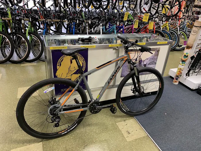 Lees Bicycle Shop Picture 9