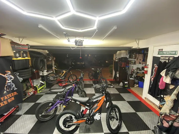 Big boys bike shop Picture 3