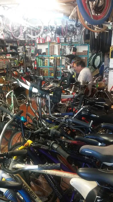 Pedrito's Bike Shop Picture 6