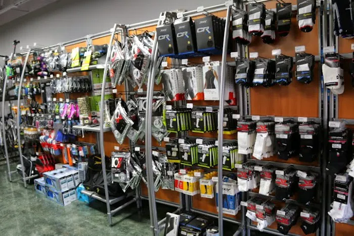 Alex's Bicycle Pro Shop Picture 9