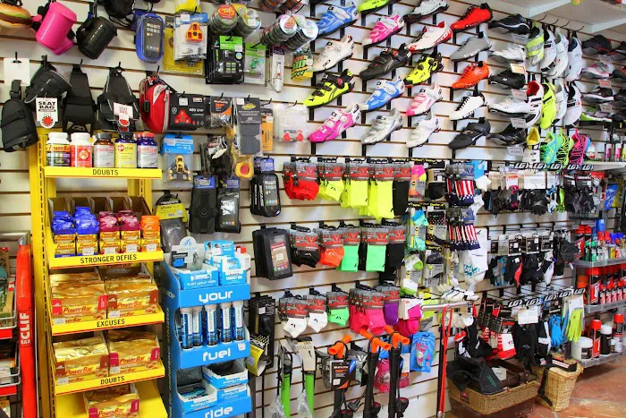 LC TRI SHOP Picture 3