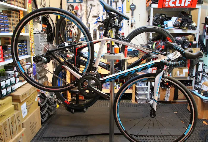 LC TRI SHOP Picture 7
