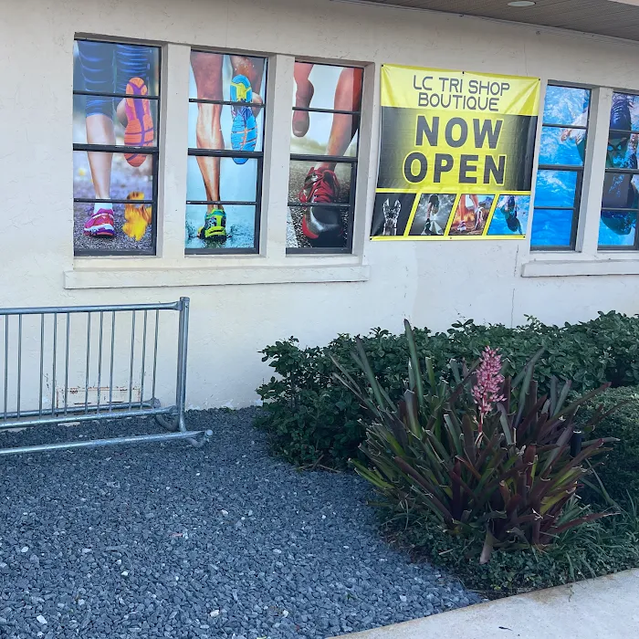 LC TRI SHOP BOUTIQUE Picture 10