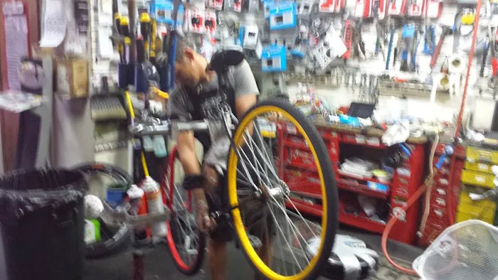 WOW UNDER NEW OWNERSHIP FIND US AS CYCLE FIT BICYCLES Picture 6