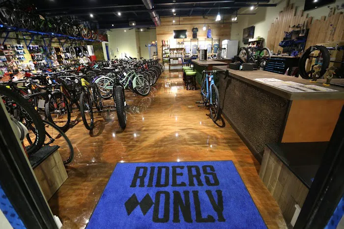 Riders Only Bike Shop Picture 9
