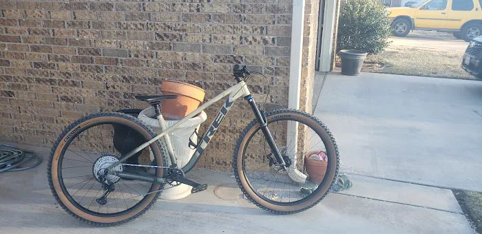 Phat Tire Bike Shop Picture 6