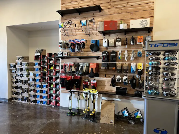 ROAM Bike Shop Picture 2