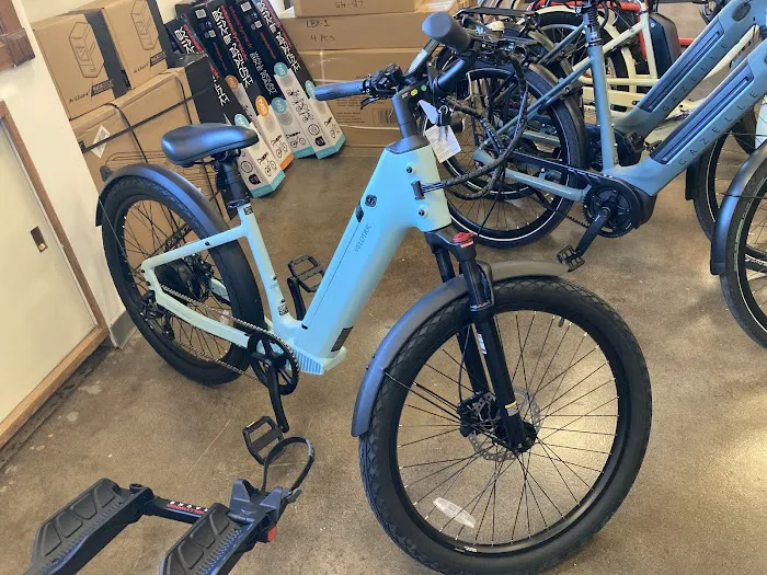 ROAM Bike Shop Picture 6