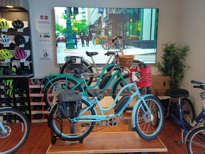 Trek Bicycle Detroit Midtown Picture 6