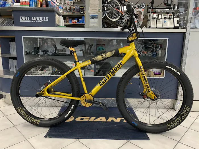 Roll Models Bike Shop Picture 3