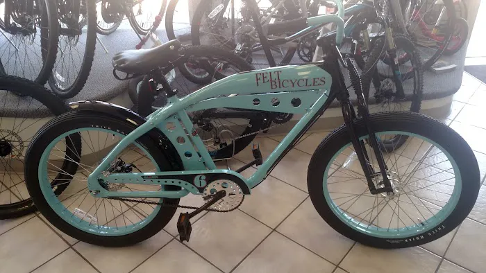 Roll Models Bike Shop Picture 5