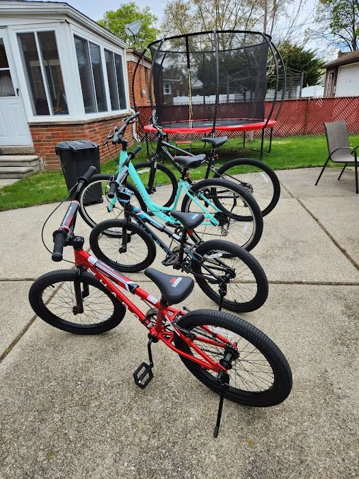 Roll Models Bike Shop Picture 9