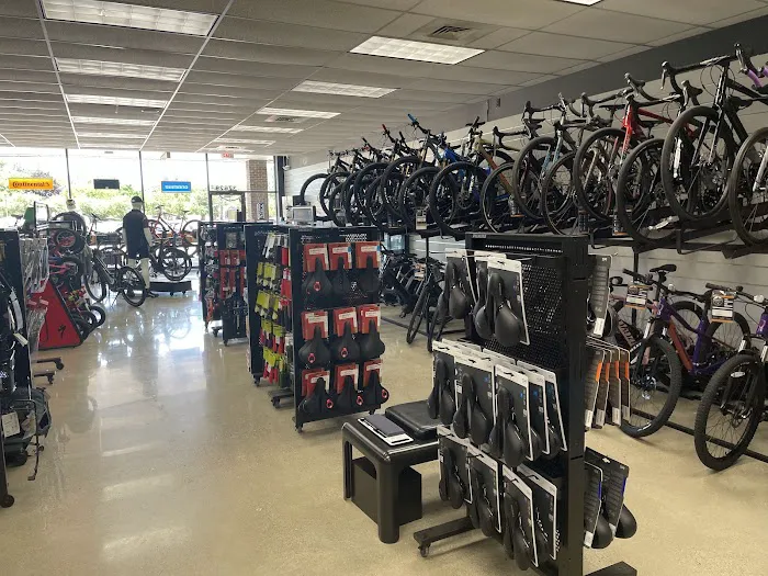 Motor City Bicycle-Livonia Picture 3