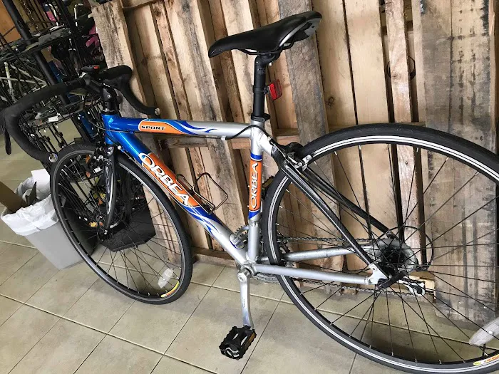 Campus Student Bike Shop Picture 6