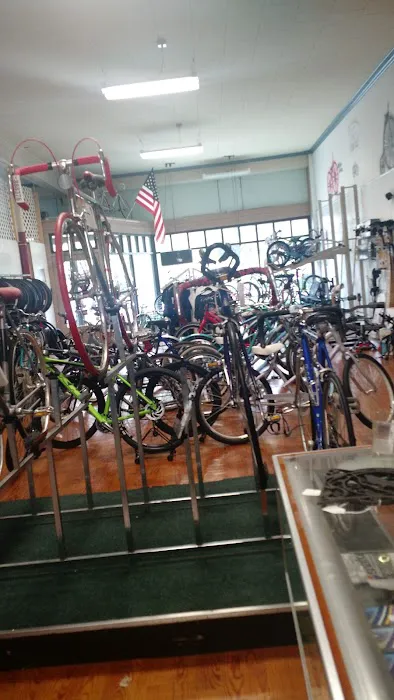 UPTOWN BIKE SHOP Picture 1