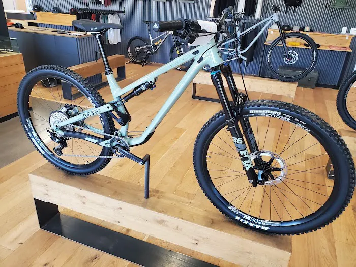 COMMENCAL USA - Golden, CO Picture 7