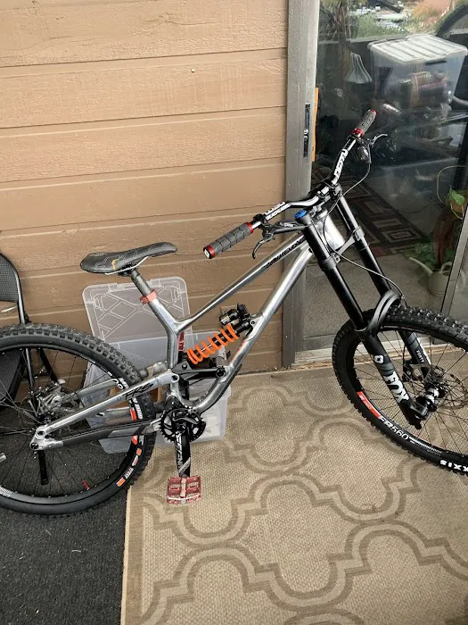 COMMENCAL USA - Golden, CO Picture 10