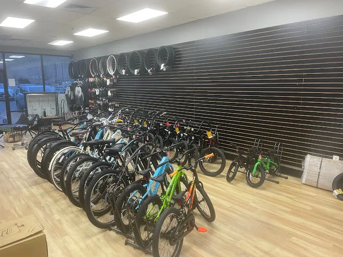 Base Camp Cyclery Picture 9