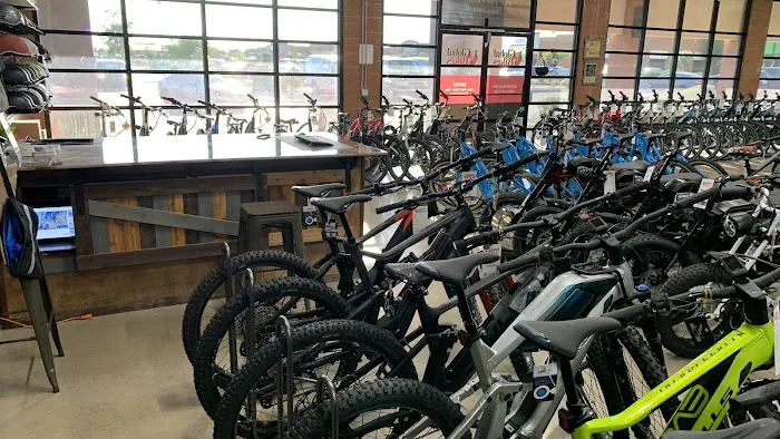 Global Bikes & E-Bikes Picture 5