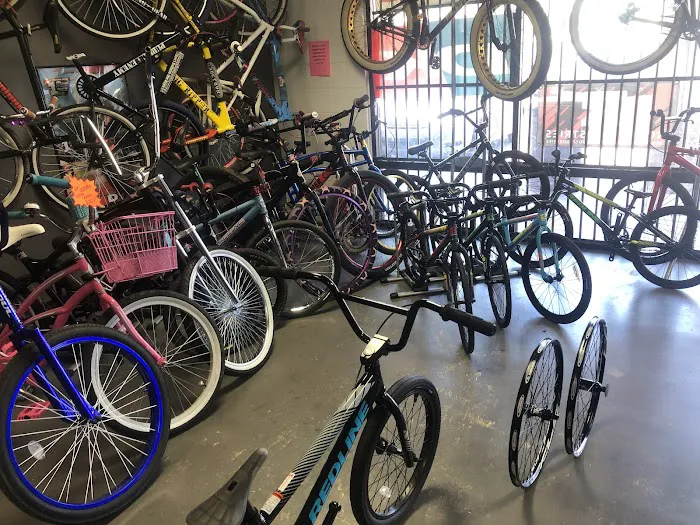 Moxie Bike Shop Picture 7