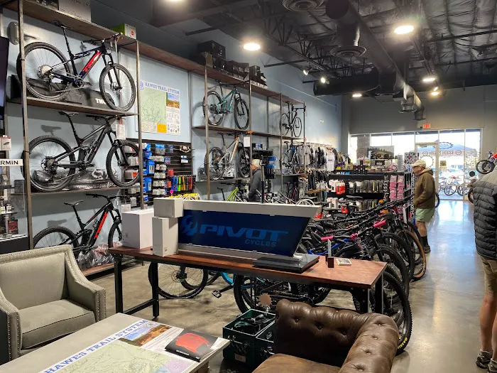 HAWES HOUSE Bike Shop Picture 5