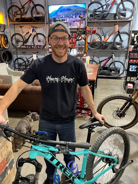 HAWES HOUSE Bike Shop Picture 4