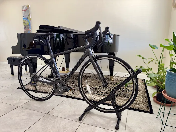 Scottsdale Bike Co. Picture 7