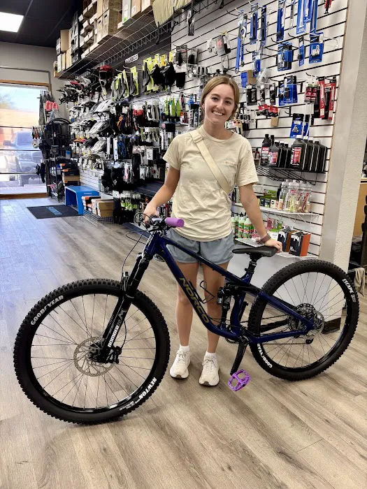 Emigos Bike Shop Picture 6