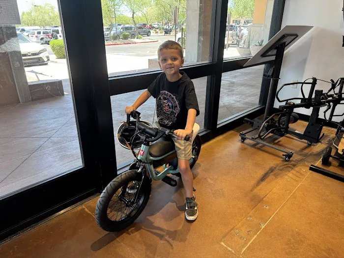 Rides N Motion - North Scottsdale & Phoenix | Mobile Service | Corporate Fleet Rentals | Onsite Hospitality Solutions Picture 9