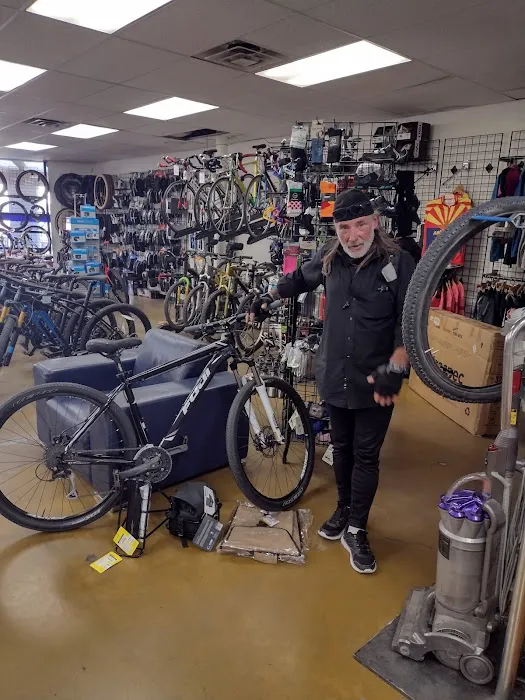 GMF Bicycle Shop Picture 2
