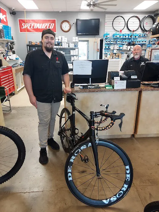 Roadrunner Bike Center Picture 1